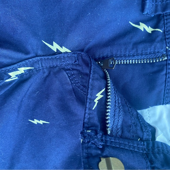 Tommy Hilfiger shorts 4 - Picture 7 of 9